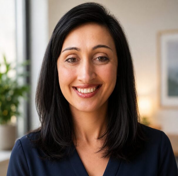 Dr Chloe Bamboulis